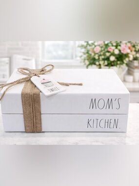 Rae Dunn MOM’S KITCHEN Decor 🍰 Wood Block w/ Cupcake Charm NEW